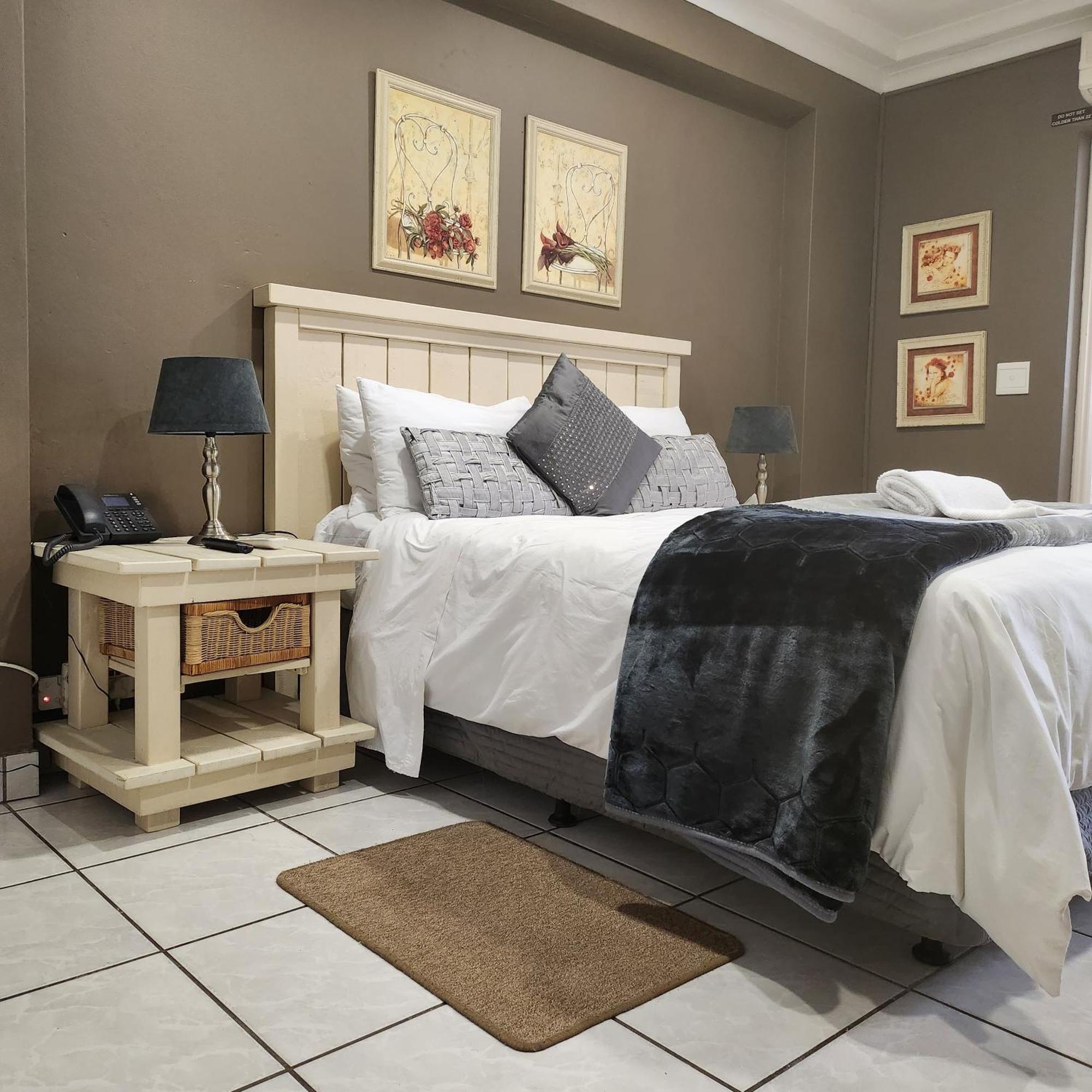 Casa Grande Guest Lodge Бритс Екстериор снимка