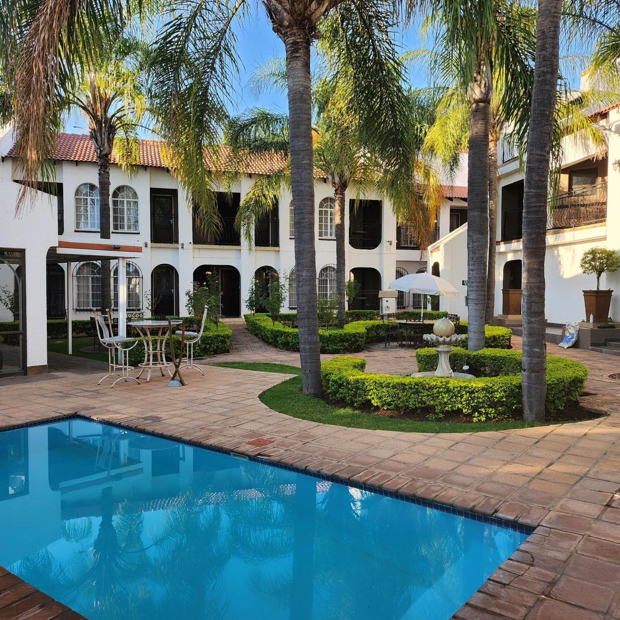 Casa Grande Guest Lodge Бритс Екстериор снимка