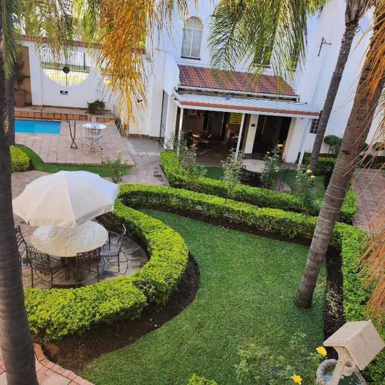 Casa Grande Guest Lodge Бритс Екстериор снимка