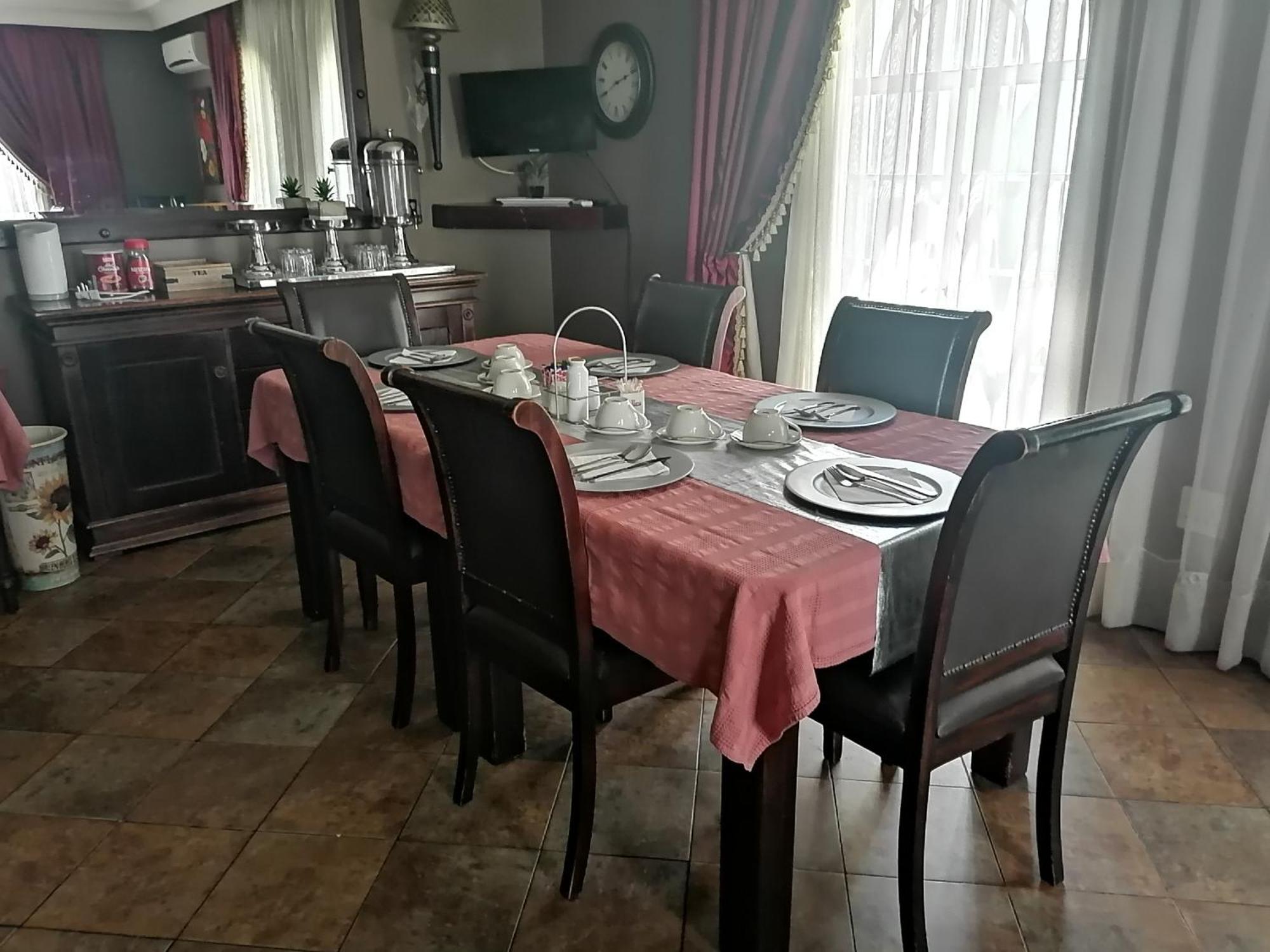 Casa Grande Guest Lodge Бритс Екстериор снимка