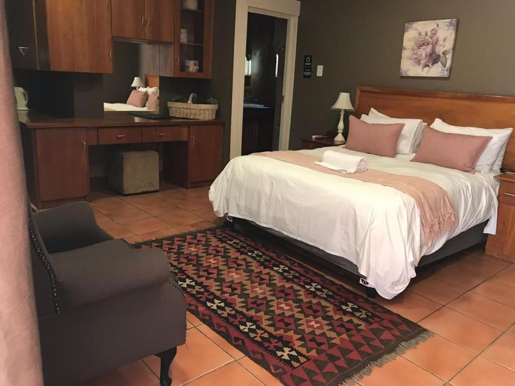 Casa Grande Guest Lodge Бритс Екстериор снимка