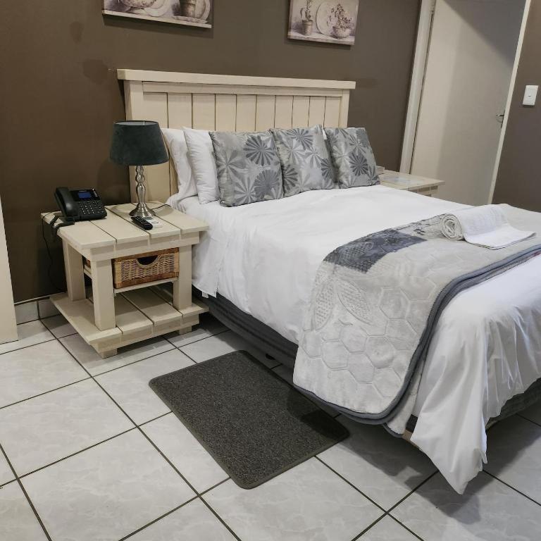Casa Grande Guest Lodge Бритс Екстериор снимка